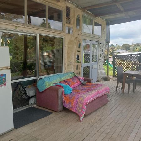 The Mud House Hotel Raglan Buitenkant foto
